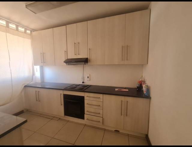2 BEDROOM APARTMENT FOR SALE IN GERMISTON SOUTH